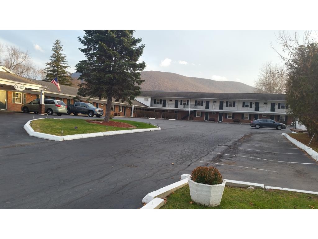 ฮาวเวิร์ด จอห์นสัน บาย วินด์แฮม วิลเลียมส์ทาวน์ Motel ภายนอก รูปภาพ
