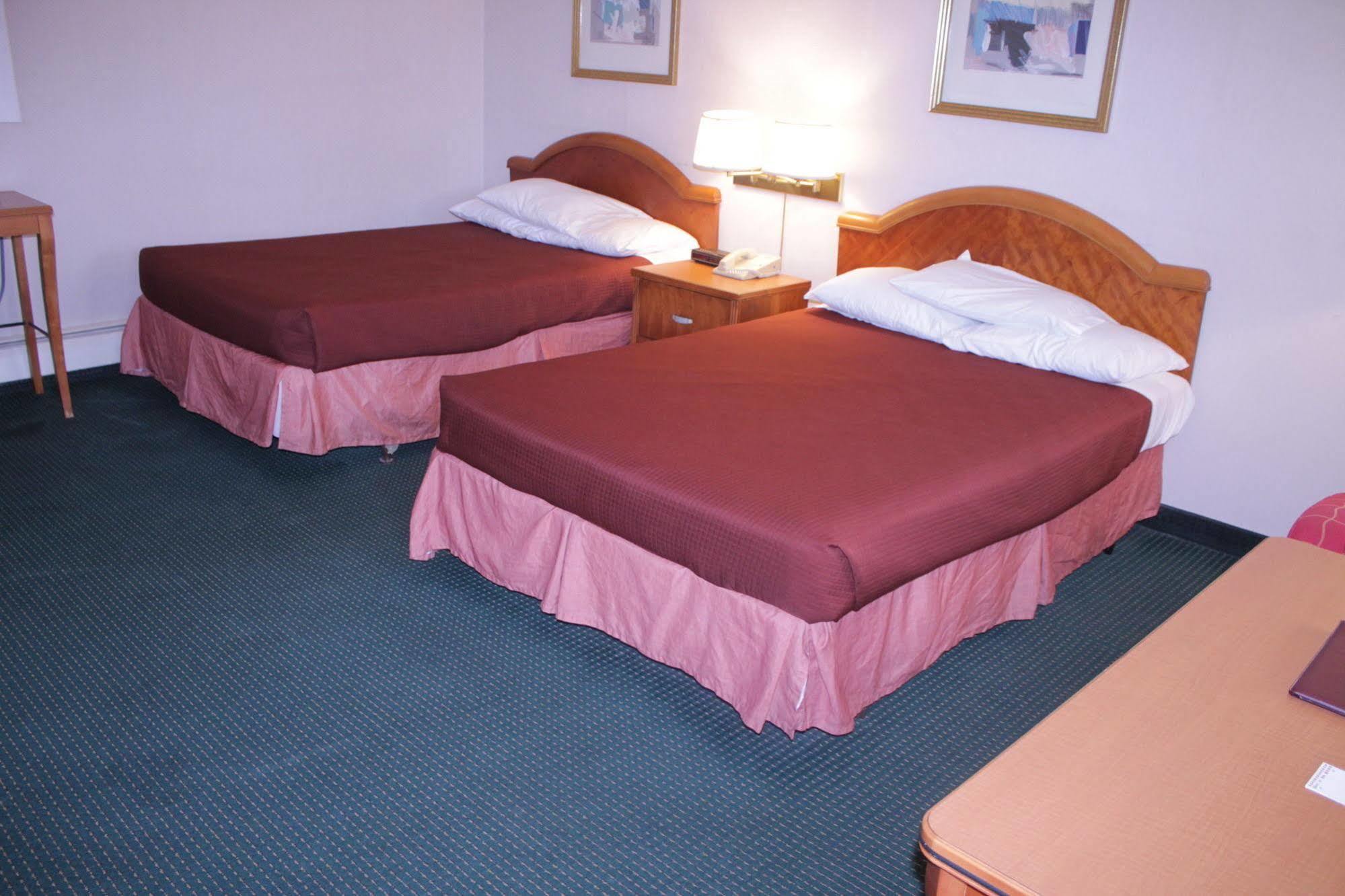 ฮาวเวิร์ด จอห์นสัน บาย วินด์แฮม วิลเลียมส์ทาวน์ Motel ภายนอก รูปภาพ