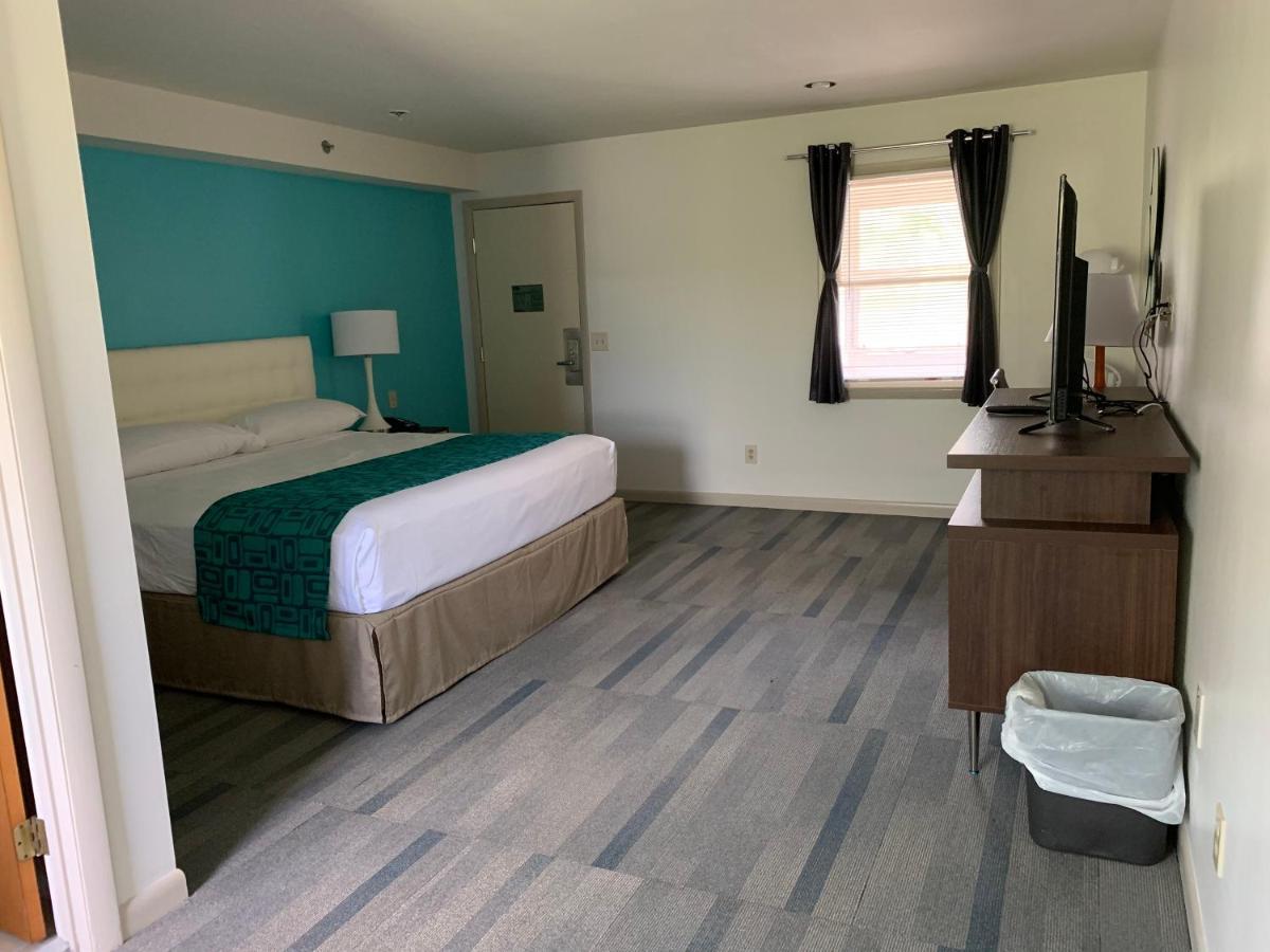 ฮาวเวิร์ด จอห์นสัน บาย วินด์แฮม วิลเลียมส์ทาวน์ Motel ภายนอก รูปภาพ