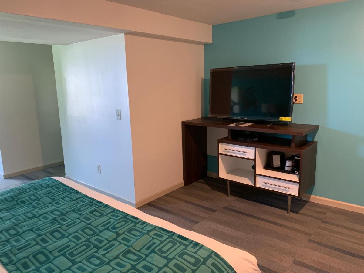 ฮาวเวิร์ด จอห์นสัน บาย วินด์แฮม วิลเลียมส์ทาวน์ Motel ภายนอก รูปภาพ